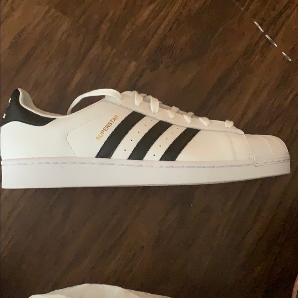 Adidas superstar “white black”